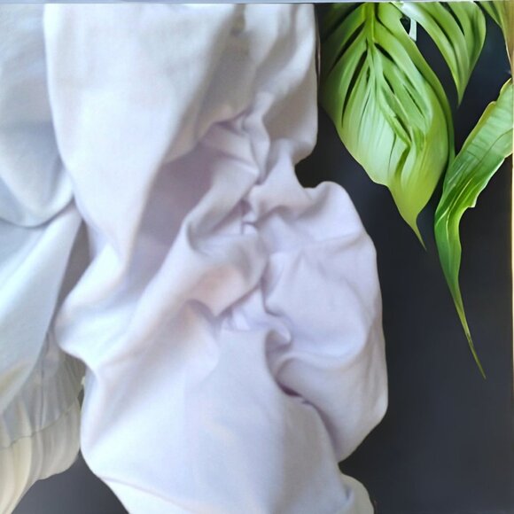 PrettyLittleThing Ruched Long Sleeve Crop Top White Women's Size 6 - Picture 2 of 4